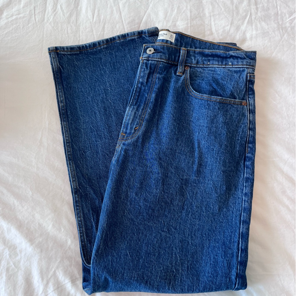 Abercrombie & Fitch The 90’s Relaxed High Rise Jean
